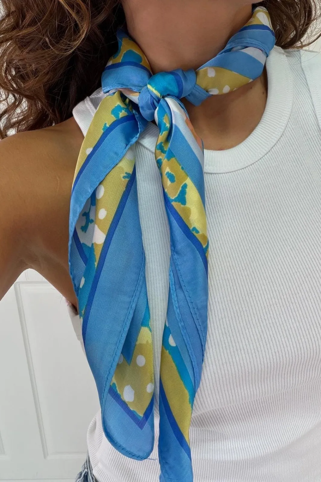 A-bee Aeelowen Scarf | Halsdukar