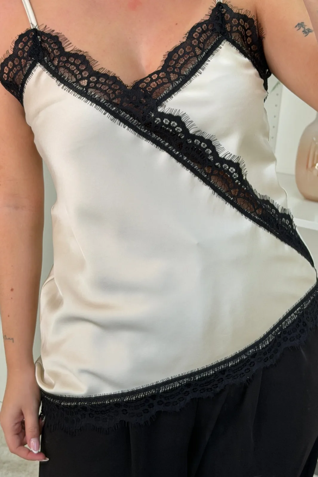 A-bee Aeivanka Top | T-Shirts & Toppar