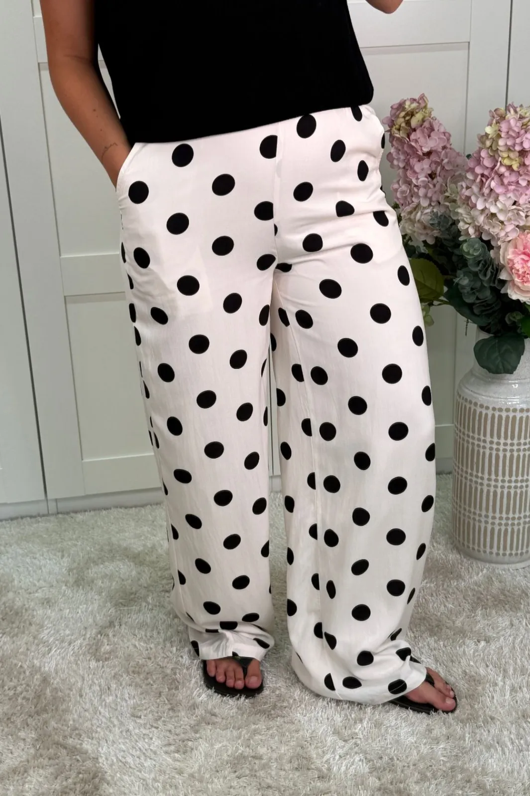 A-bee Aejuiana Wide Dot Pant | Jeans, Leggings & Byxor