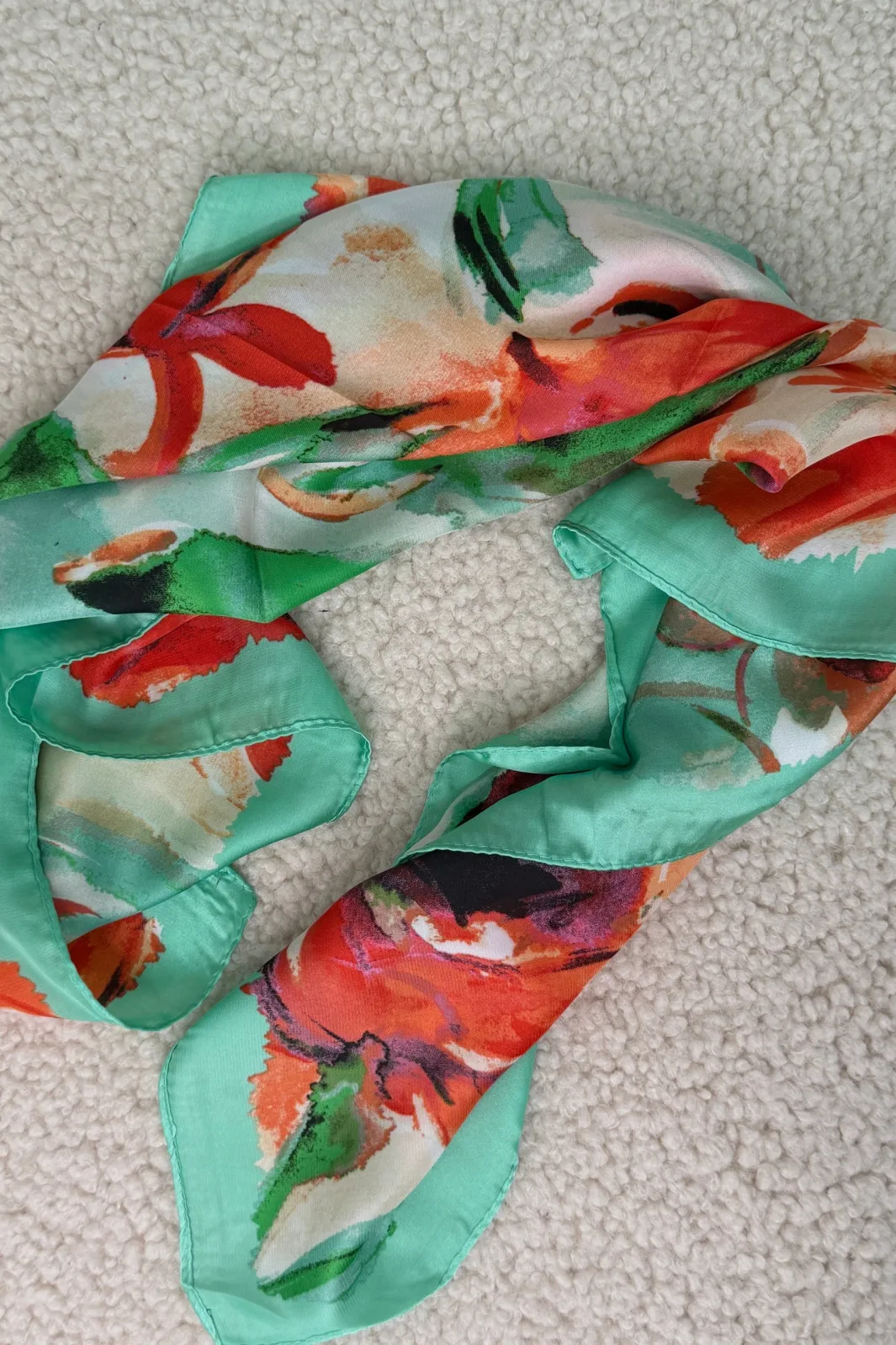 A-bee Aejuliska Scarf | Halsdukar