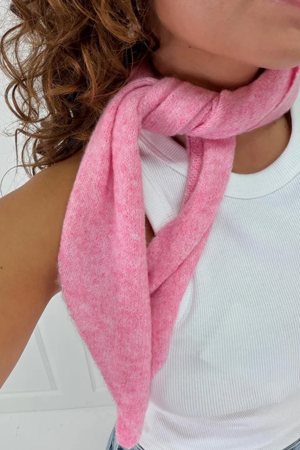 Aenoelia Scarf