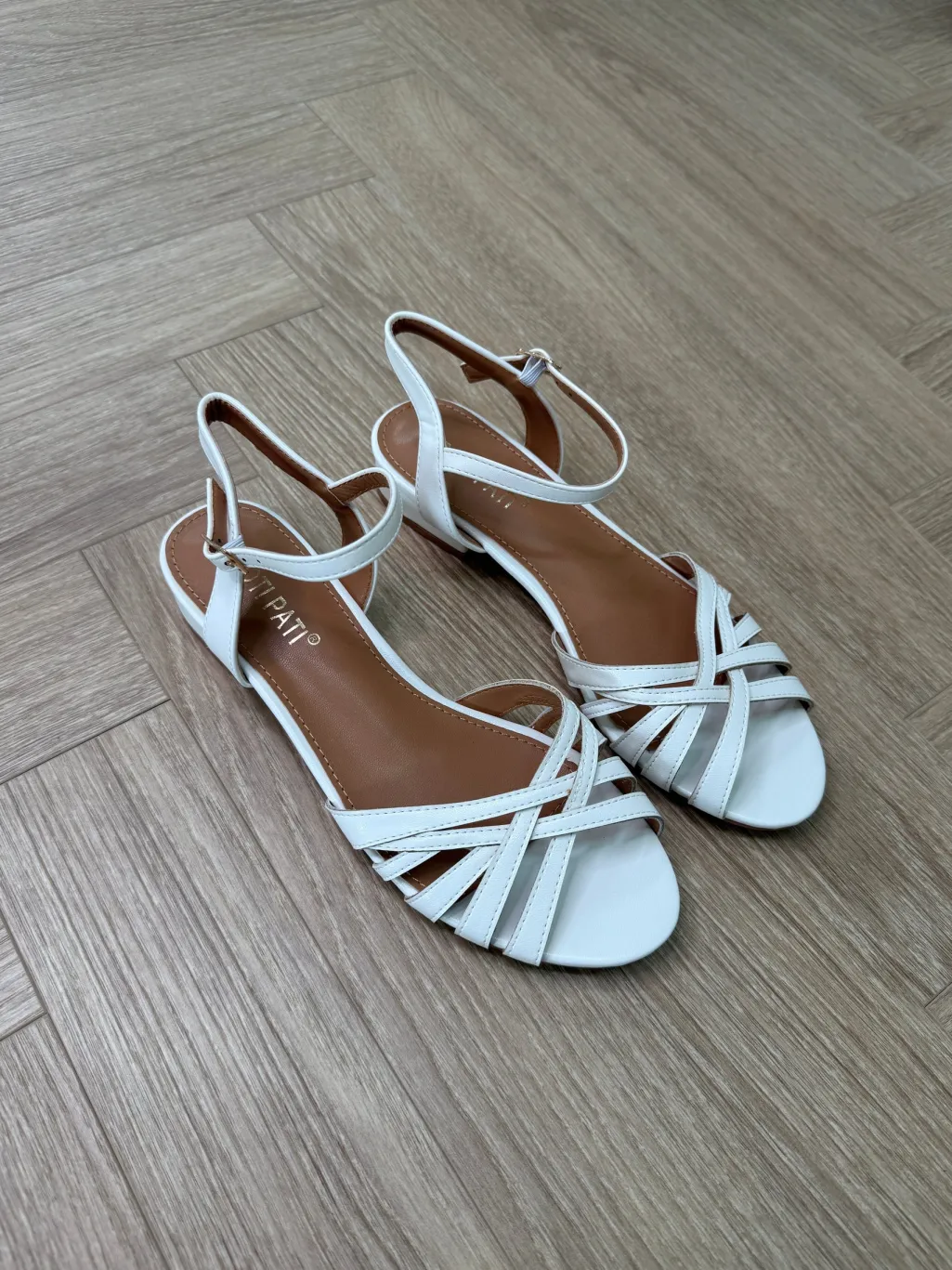 Blgeranium Sandals