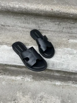 Csivy Leather