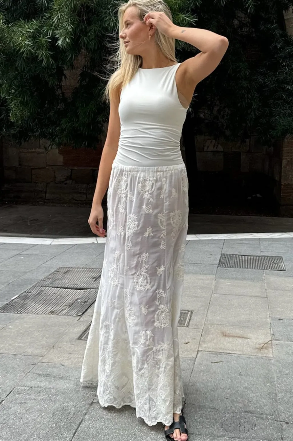 Ellinoric Lace Maxi Skirt