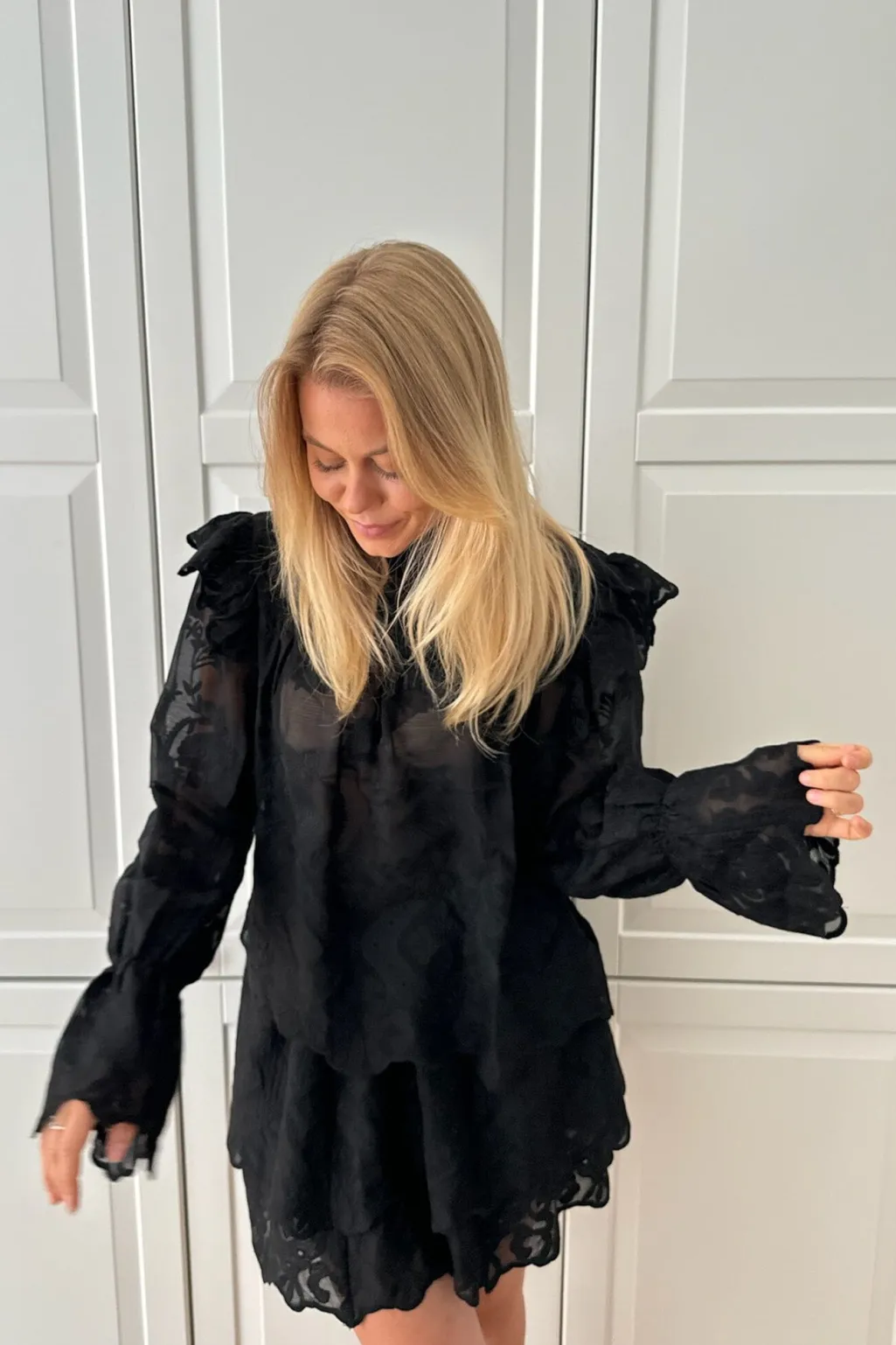 Ellinoric Lace Mini Skirt