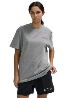 Essential T-Shirt 610560