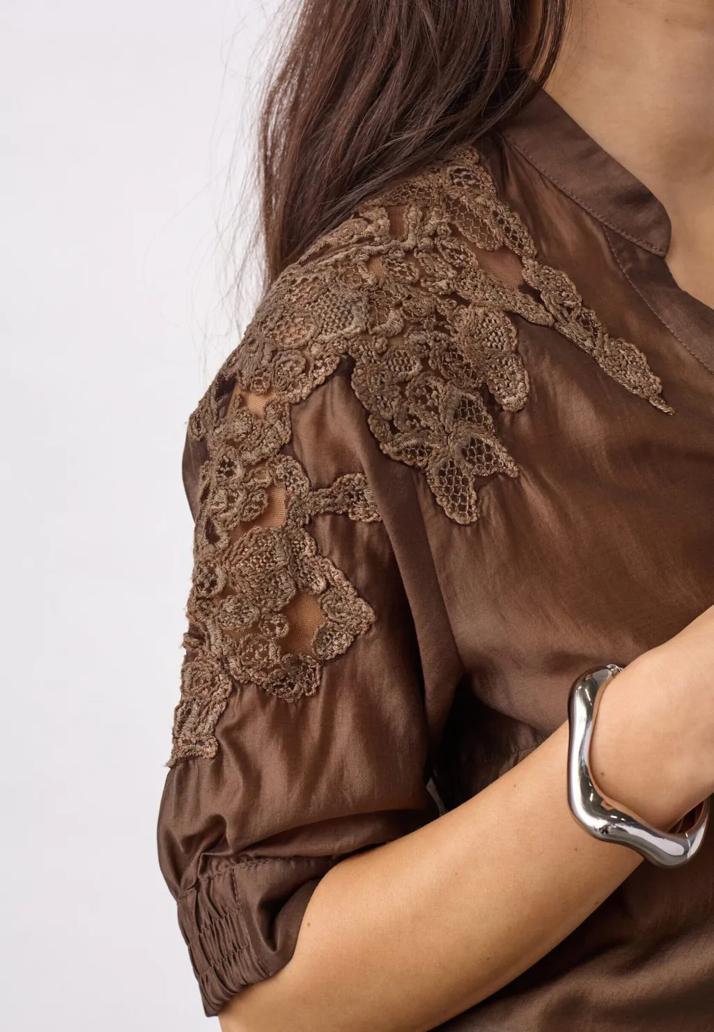 Kawacc Emb. Ss V-Shirt 500223