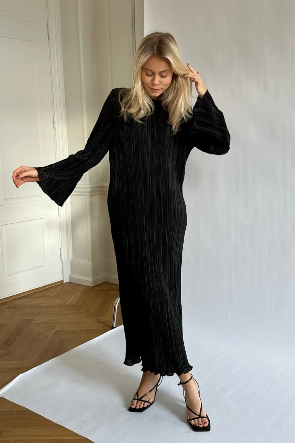 Kellyic Long Plissé Dress A23287