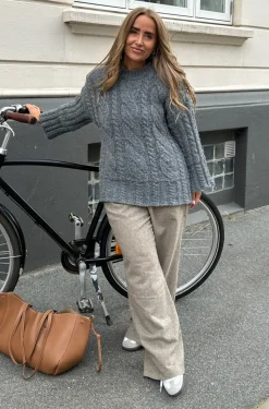 BYIC Kikiic Sweater | Sticka