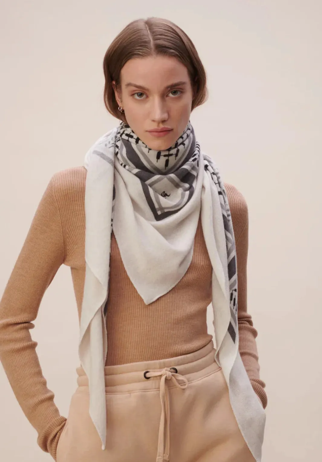 Lala Berlin Lbtriangle Trinity Classic L | Halsdukar