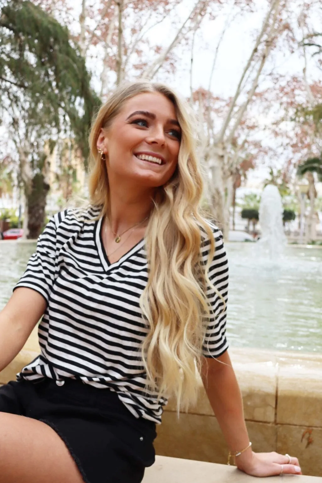 Ltulla-Ss-Vneck-Stripe-Tshirt