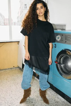 Nmfilla S/S Oversize Satin Lace T-Shirt
