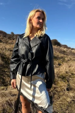 Nmpaula Waisted Pu Jacket /Tnt9