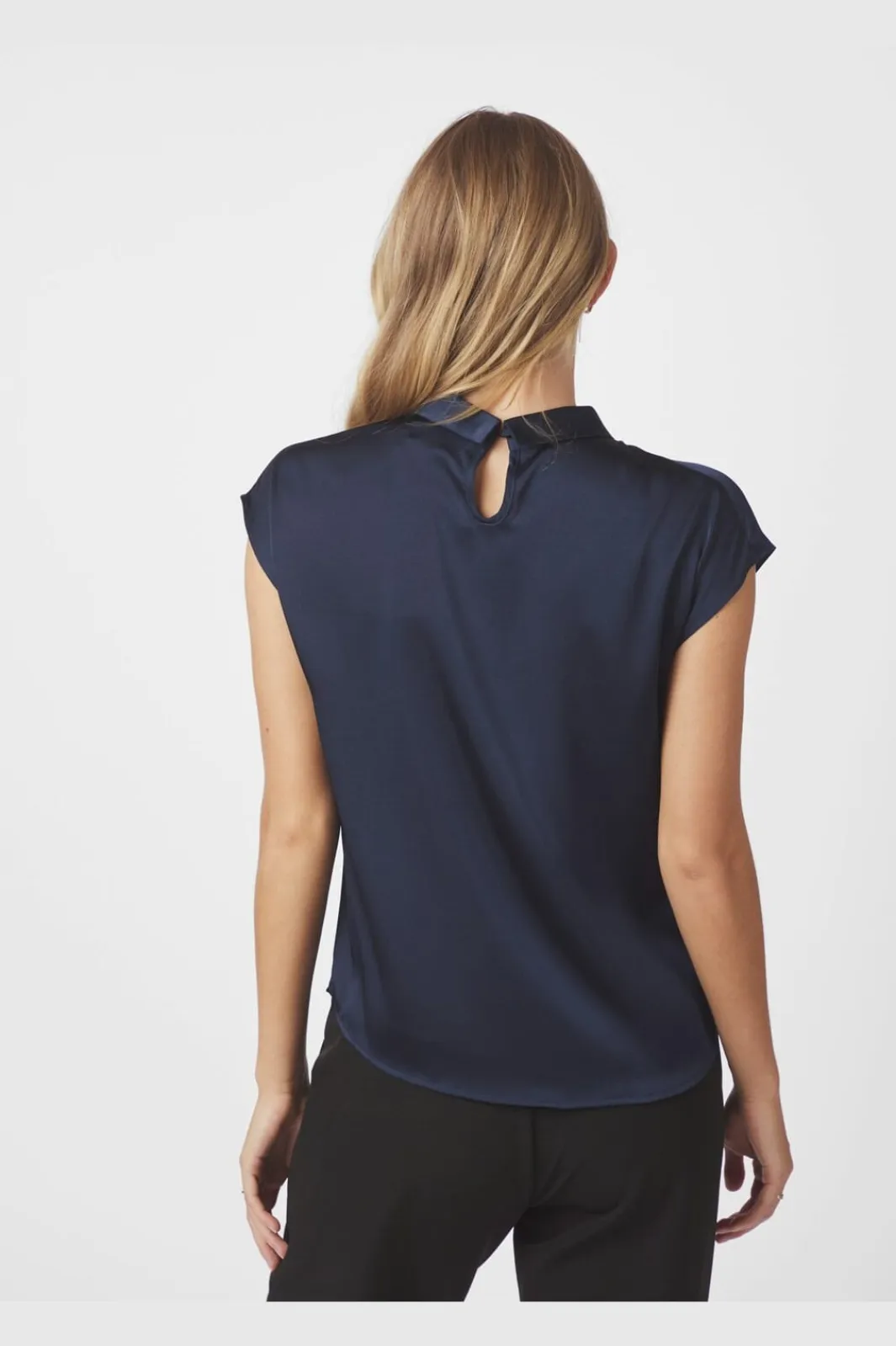 Neo Noir Nnfleur Drapy Satin Blouse 160990 | Blusar & Skjortor