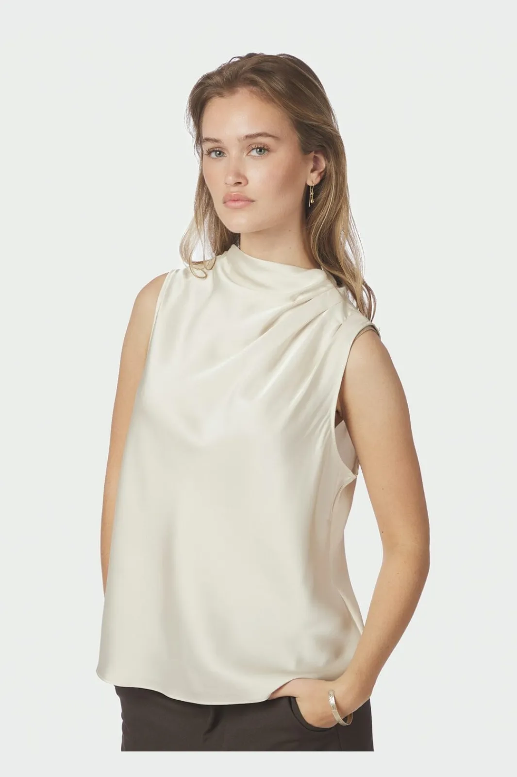 Neo Noir Nnisola Drapy Satin Top 167873 | T-Shirts & Toppar