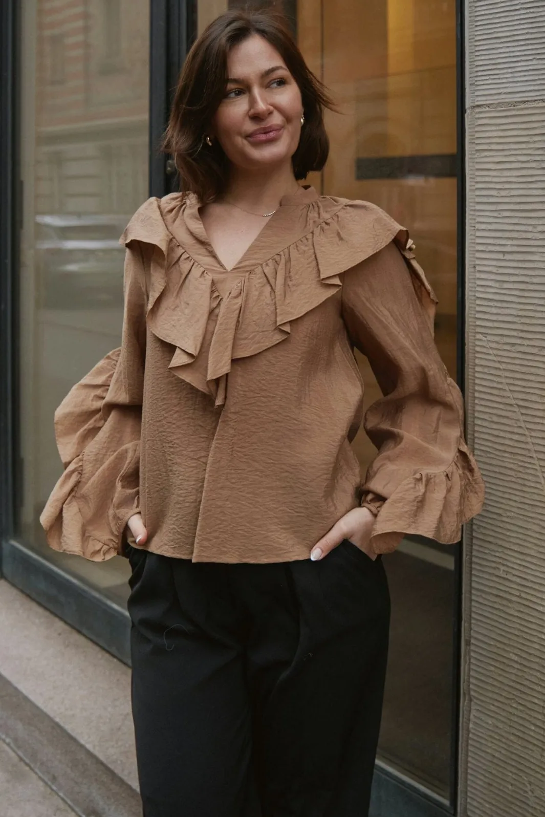 Neo Noir Nnnula Flounce Crisp Blouse 167525 | Blusar & Skjortor