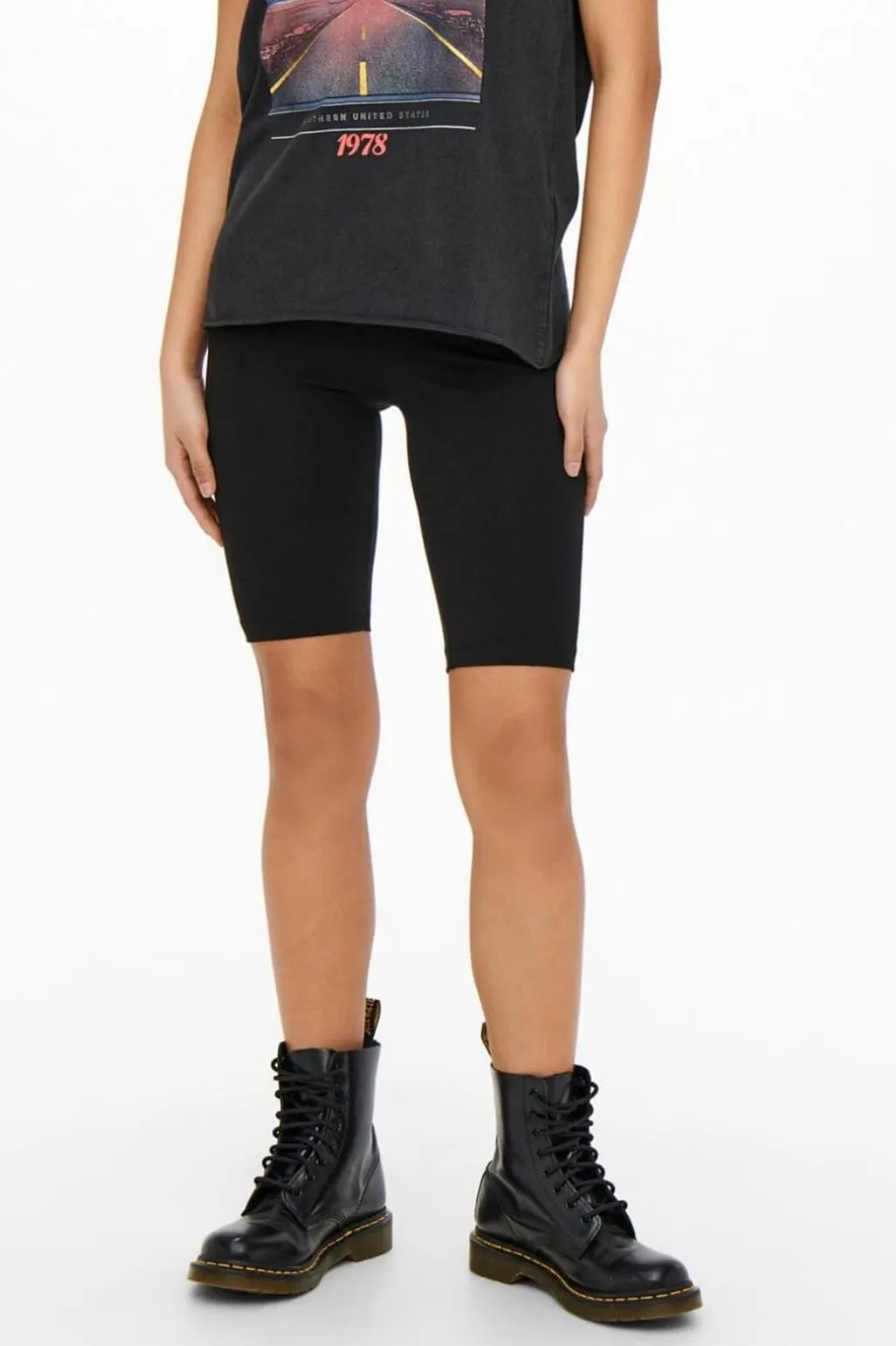 Onllove Shorts