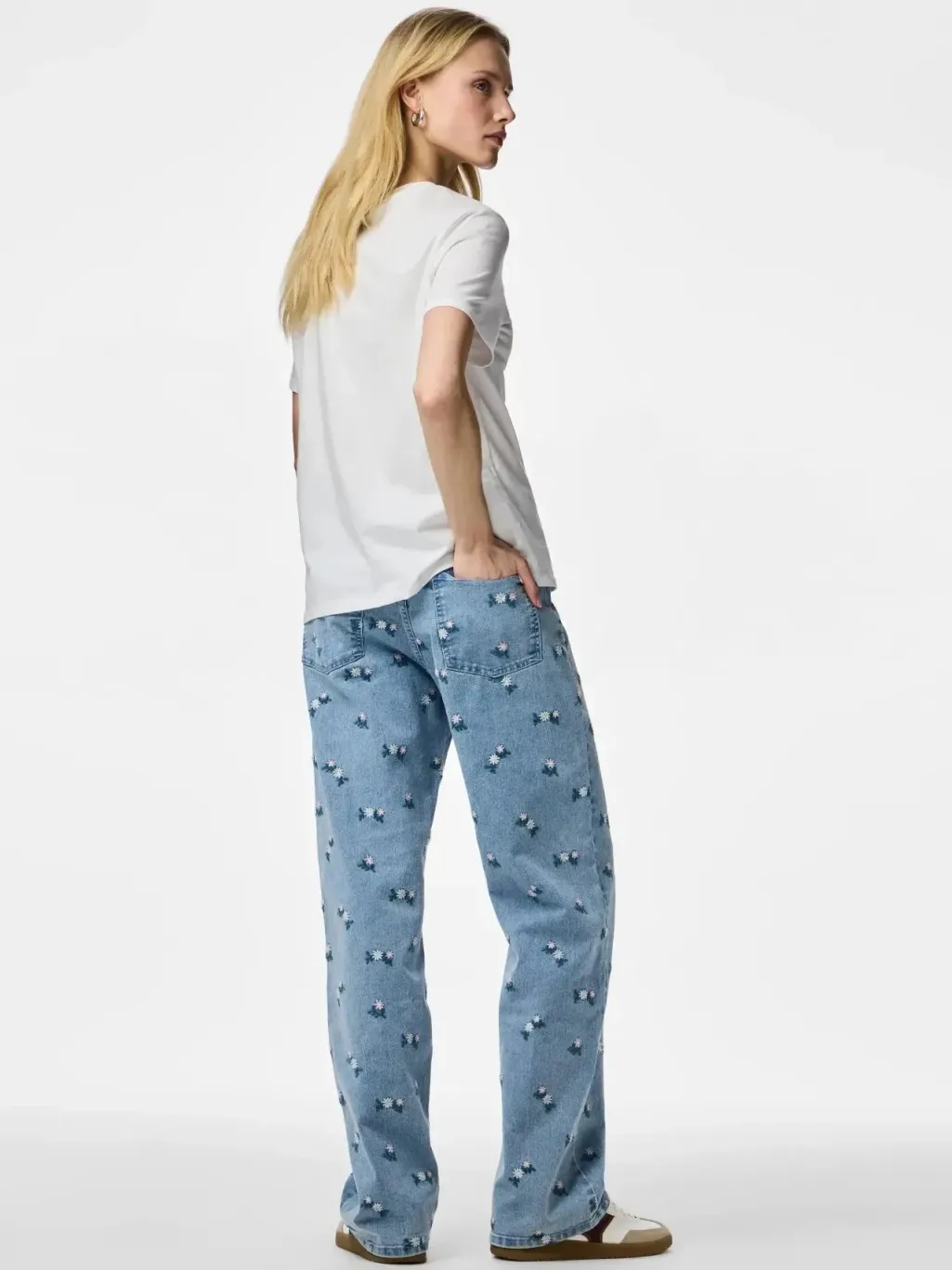 Pcflora Straight Emb Jeans