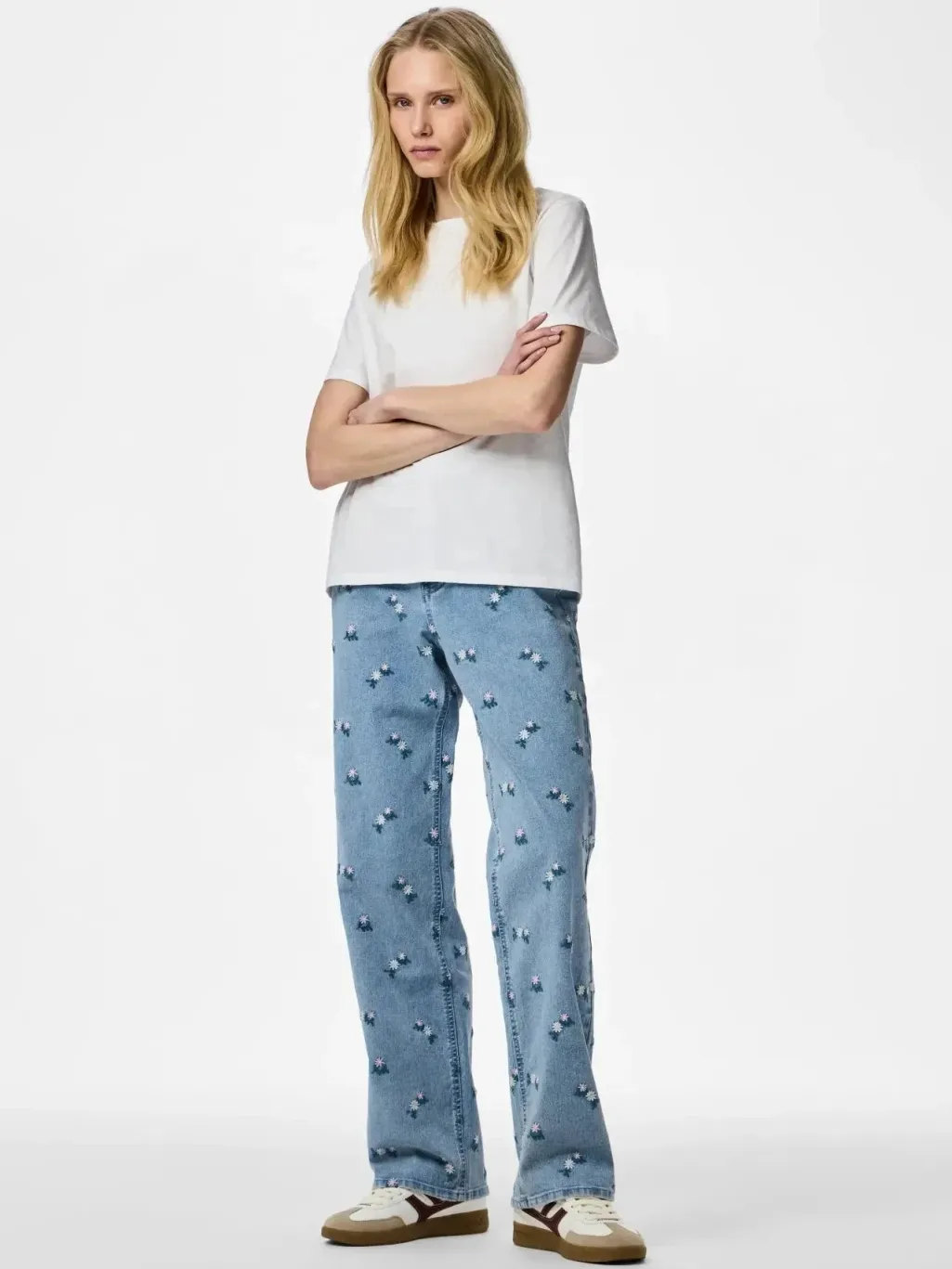 Pcflora Straight Emb Jeans