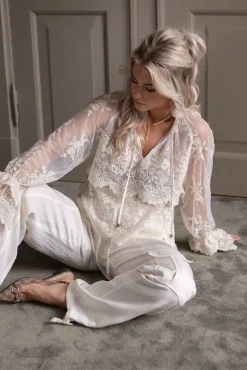 Molly&My x Melanie Due Rikke V Lace Blouse 167319 | Blusar & Skjortor