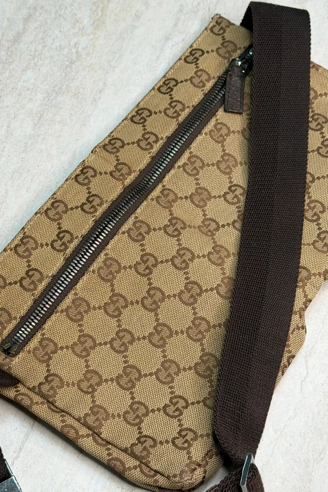 Preloved Vintageline x Molly&My Vintage Gucci Bumbag 3 | Väskor & Plånböcker